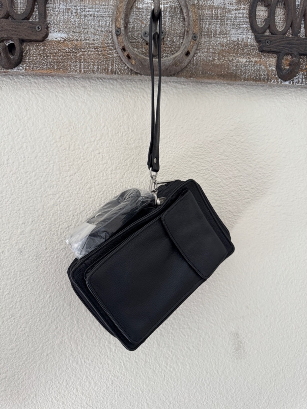 Wilsons Leather Black Men's Wristlet Toiletry Organizer